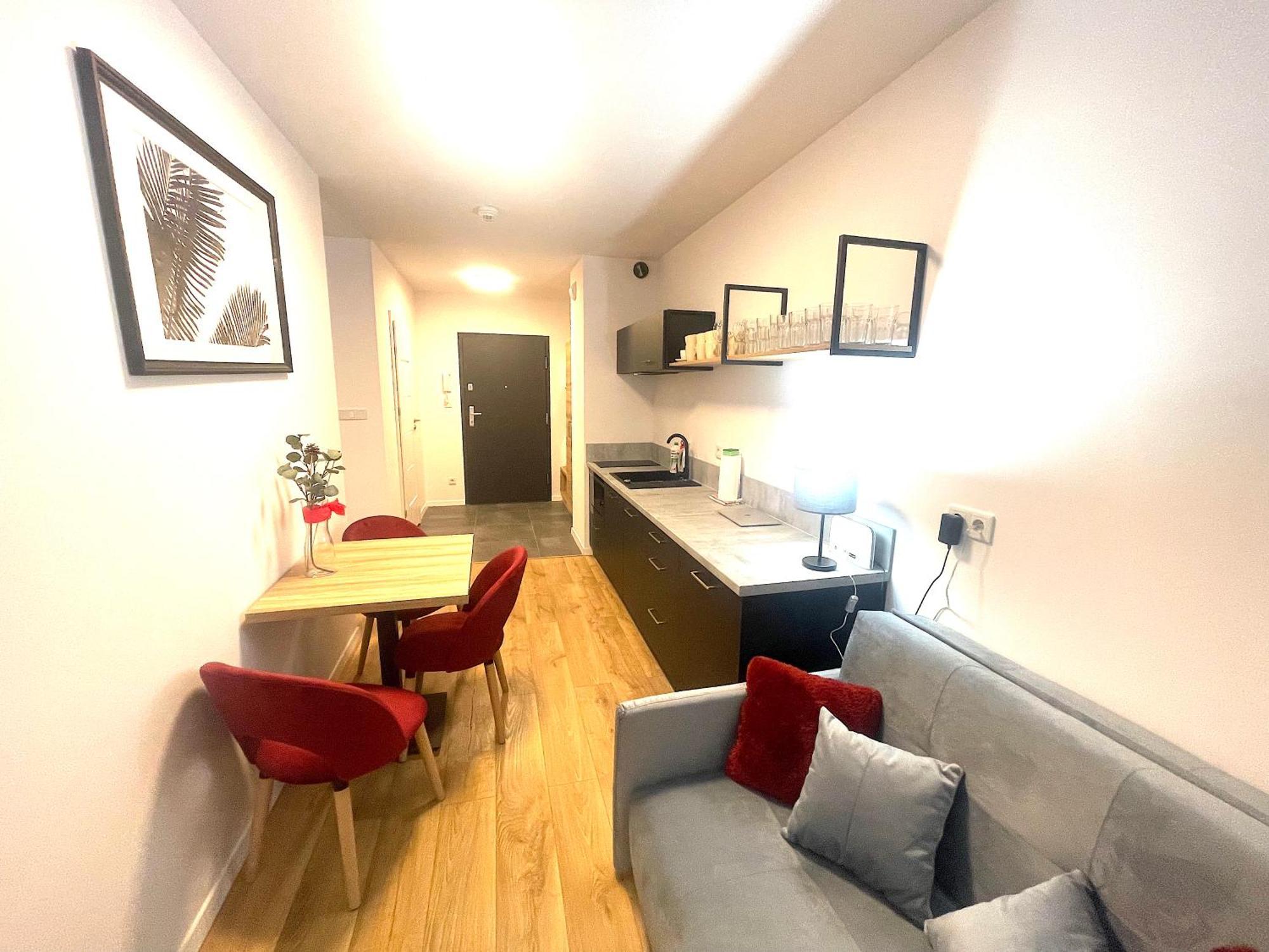 Premium Atal Square-free Parking Space In The Garage Apartment *
