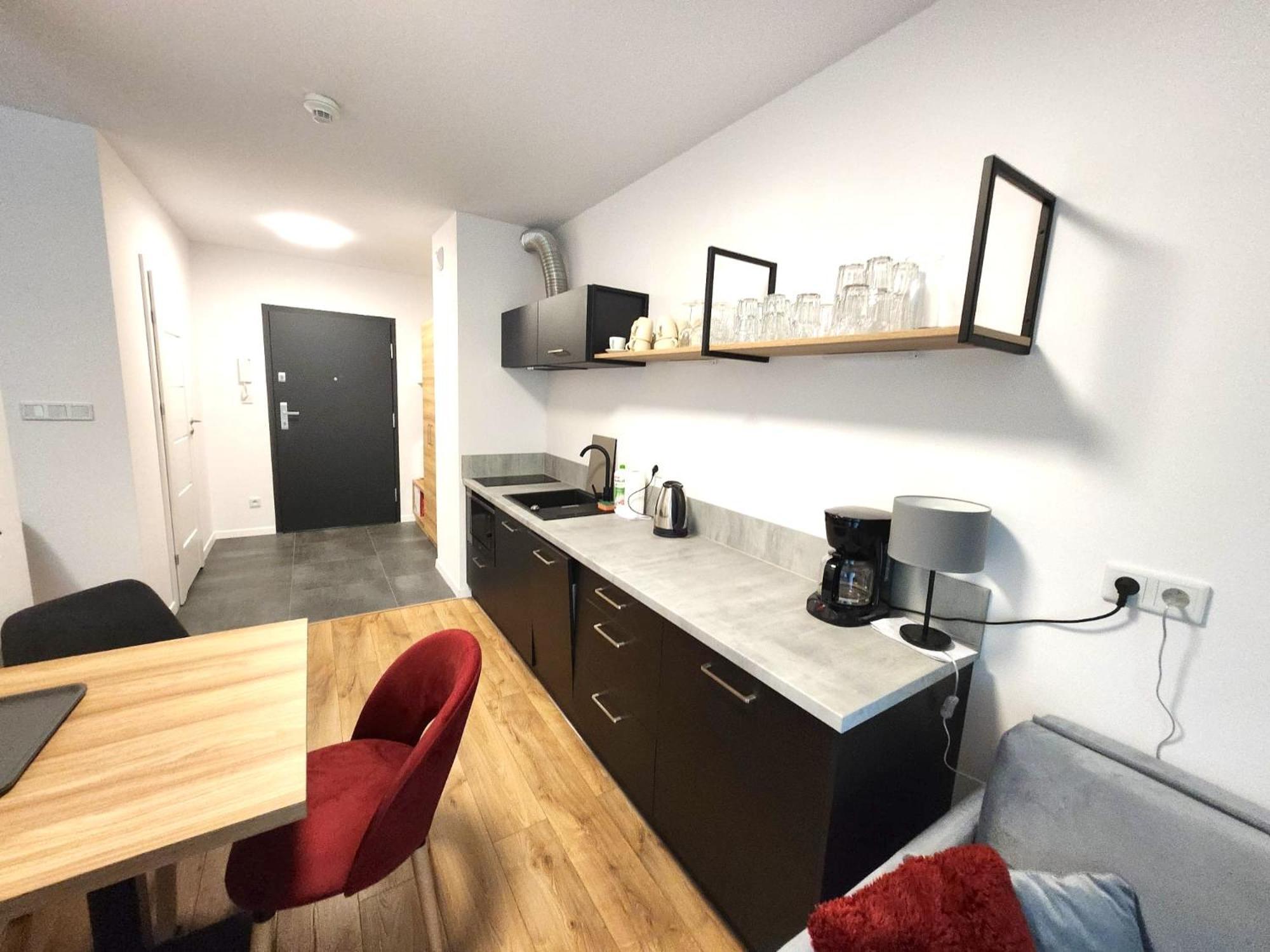 Premium Atal Square-free Parking Space In The Garage *
